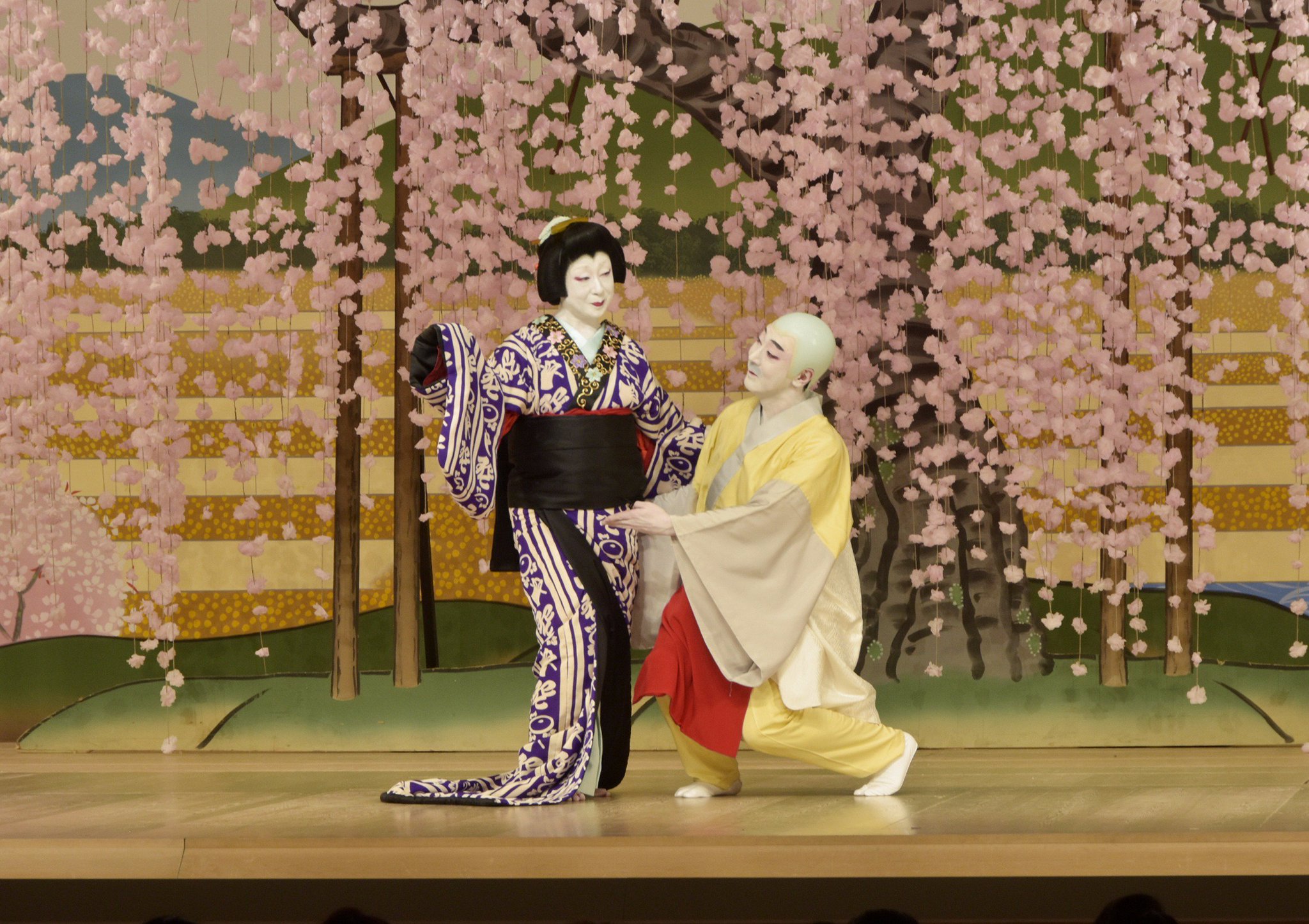 日本舞踊協会 Twitterren 本日1日放送 23時 の Nhk にっぽんの芸能 では 今年2月開催の第60回記念 日本舞踊協会 公演で上演の 喜撰 2 18収録 が放送されます 六歌仙の一人 喜撰法師と茶汲み女お梶の色事を粋で軽妙な味わいで見せます 出演は 花柳基 と 日本舞踊協会 Twitterren 本日1日放送 23時 の Nhk にっぽんの芸能 では 今年2月開催の第60回記念 日本舞踊協会 公演で上演の 喜撰 2 18収録 が放送されます 六歌仙の一人 喜撰法師と茶汲み女お梶の色事を粋で軽妙な味わいで見せます 出演は 花柳基 と