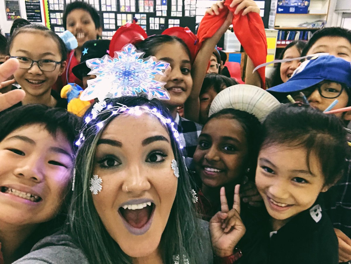 MsTodds5B's tweet photo. We got a bit craaaazy yesterday to raise money for #operationsantaclause! #crazyhair #crazyhats #5btweets @DSC_EDU https://t.co/YSfkkJYnMd