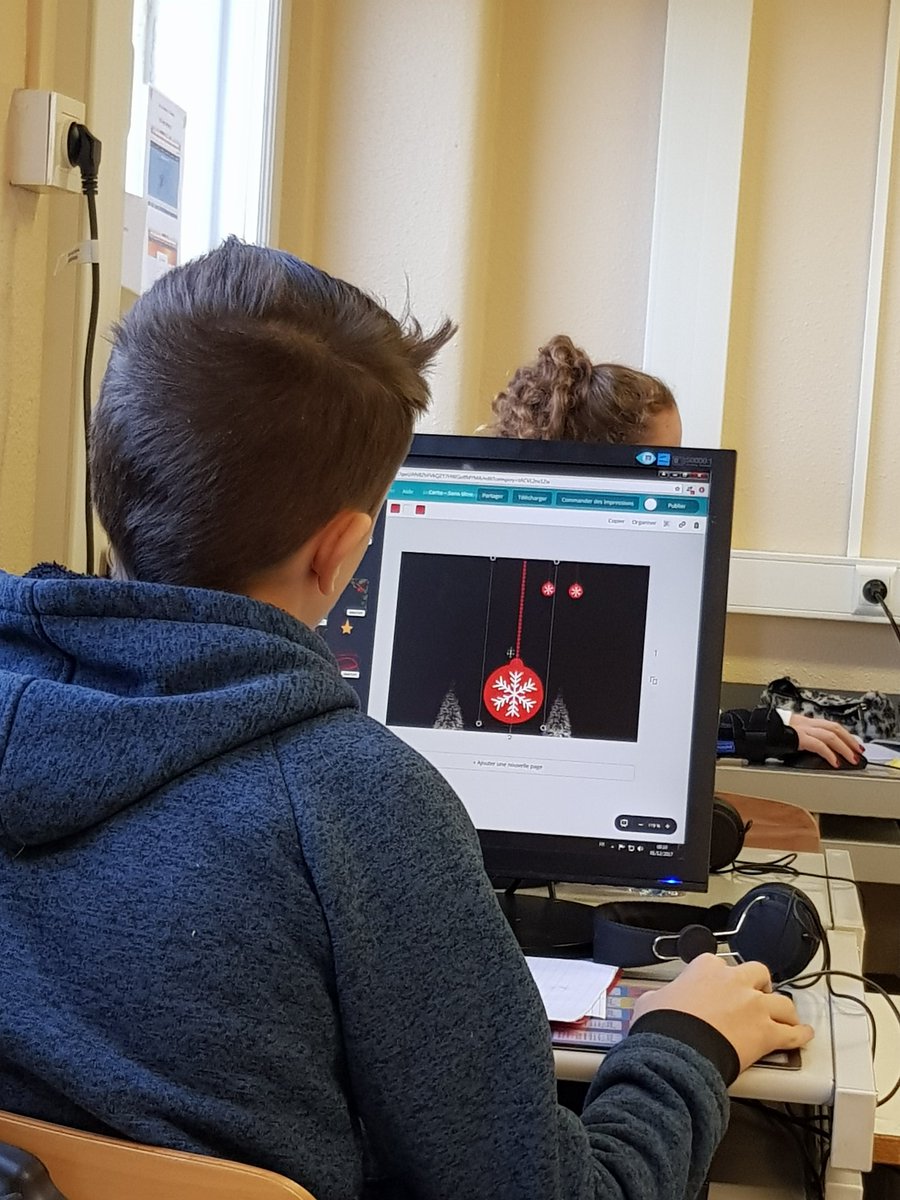 Création de carte de voeux pour le projet. Pas de colle ni de ciseaux cette année. <a href="/eTwinningFrance/">eTwinning France</a>  <a href="/ulislecampigny/">ULIS Le Campigny</a> <a href="/canva/">Canva</a>