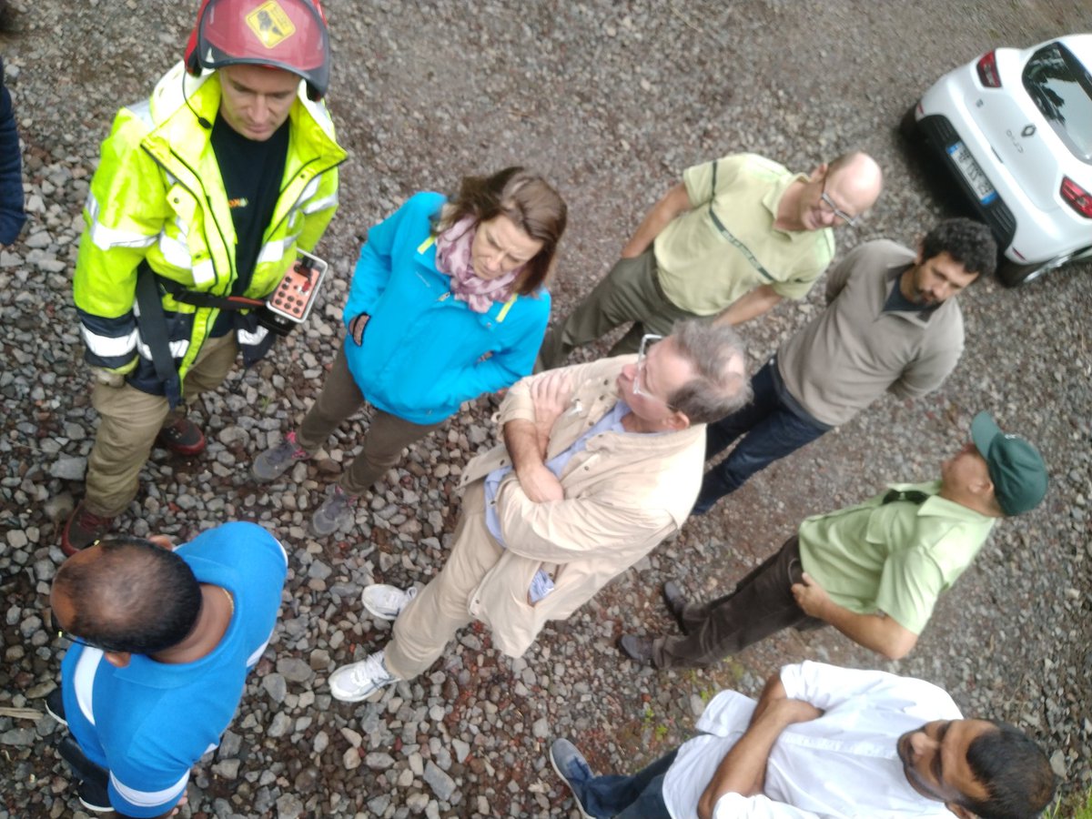 jcanaille974's tweet photo. Visite d'une exploitation forestiĂšre Ă partir d'un cĂąble mĂąt, forĂȘt de BĂ©bour #LaReunion avec le Directeur de @_FCBA #CMAR #CIRBAT https://t.co/ZYm4gefHJv