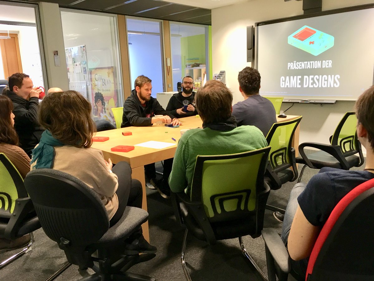 DBrochwitz's tweet image. Tag 2 beim @KIDSinteractive GameJam #KiGJ17 : Die Teams präsentieren ihr ausgearbeites Gamedesign