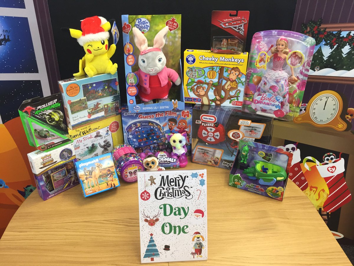ToymasterLtd's tweet photo. Let's kick off my 12 Days of Christmas #competition with this fantastic bundle!
#FOLLOW #RT and answer this question: how many points does a snowflake traditionally have?
Closes 2pm today so be quick! 1 lucky winner chosen at random! https://t.co/UM9pZIWZeA