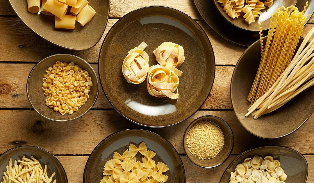 LuzerneGlobal's tweet image. We love how the colorway of this photo brings out the true nature of Luzerne's Rustic collection. All it takes is the right tableware and we're all set for an Everyday Best ambiance. Image: Oneida Foodservice #luzerne #luzerneglobal #EverydayBest