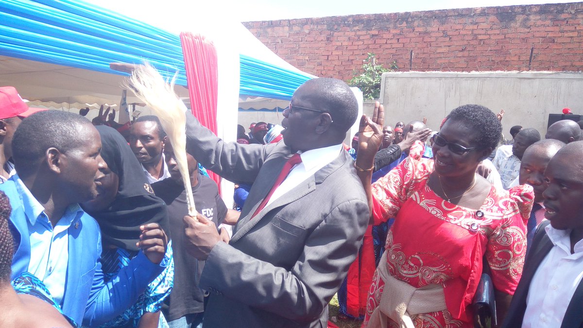 zziwaherbert's tweet photo. #Fdcdecides2017 : Incoming FDC President Patrick Oboi Amuriat arrives @Najjanankumbi amidst chants from party members.@ntvuganda https://t.co/z9LosDYNQY