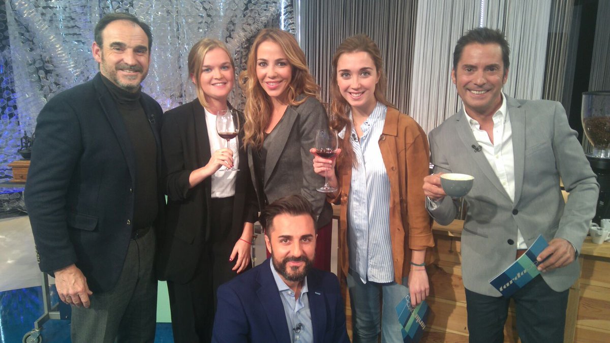 Ahir vam parlar de cafè al programa de Tarda oberta .  En Ho vam passar molt bé.
Ayer hablamos de café en el programa de TV3 Tarda Oberta. Lo pasamos genial.
#cafeselmagnifico #buencafe #tv3 #television #sibaritas #Excelencia #Cafeencopa