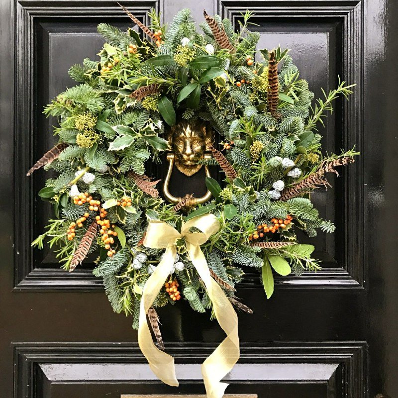 Pinch, punch, first of the month! Looking forward to welcoming back <a href="/linz31/">linz3_</a> from White Horse Flower Company next week to tutor her fabulous Christmas wreath making classes! 😀🎄A few places still available! Day &amp; evening courses honesty-group.myshopify.com/collections/co…