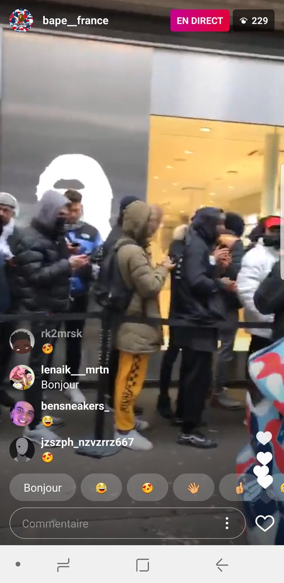 streedyworld's tweet photo. R8 now Bape Paris.... 💯✔ #bapefrance #bape #Streedy #RT @ABathingApeUS @BAPEOFFICIAL #RT https://t.co/MhdbEynMln