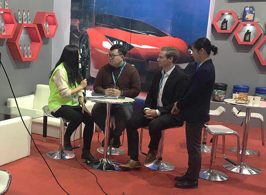 ERCAdditiv's tweet image. ERC Additiv GmbH at #AutomechanikaShanghai! Mr. Hu General manager Nuoshi and Jens Hamann representative ERC gave an interview to one of the biggest magazines and H360. #fueladditive, #oiladditive, #diesel, #petrol, #systemcleaner, #mineralöl, #erdöl, #automotive, #aftermarket