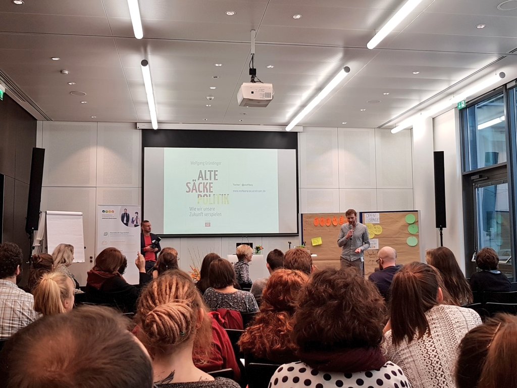 johbergunder's tweet photo. Brauchen wir ein Kinder- und #Jugendwahlrecht ? Wolfgang Gründinger @wolfibey , Autor "Alte Säcke Politik", gibt im #bmfsf in Berlin interessante Denkanstöße zur Generationenungerechtigkeit in Deutschland. #innofonds #eigenständige #Jugendpolitik https://t.co/sj6HZq33wO