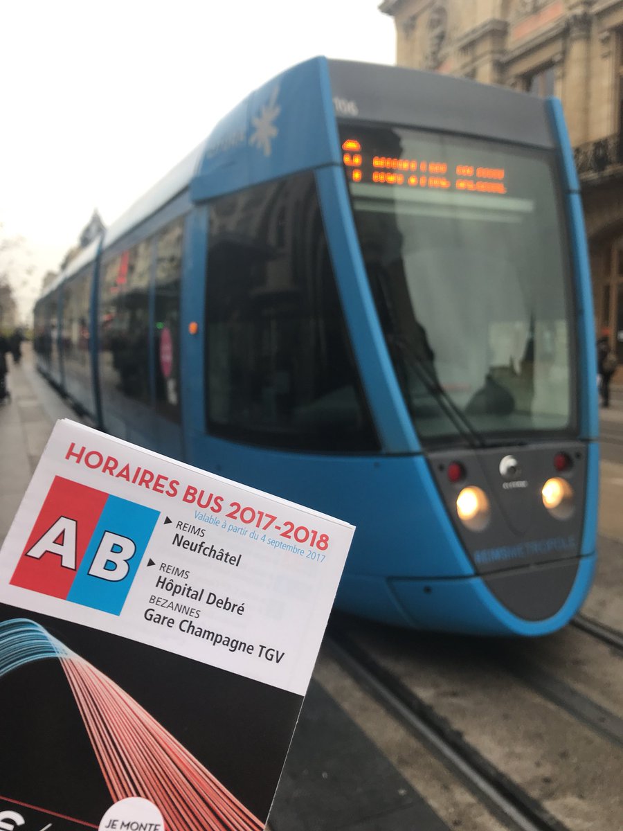rwafflart's tweet photo. À Reims ils appellent ça un bus https://t.co/fHsal9HUJR