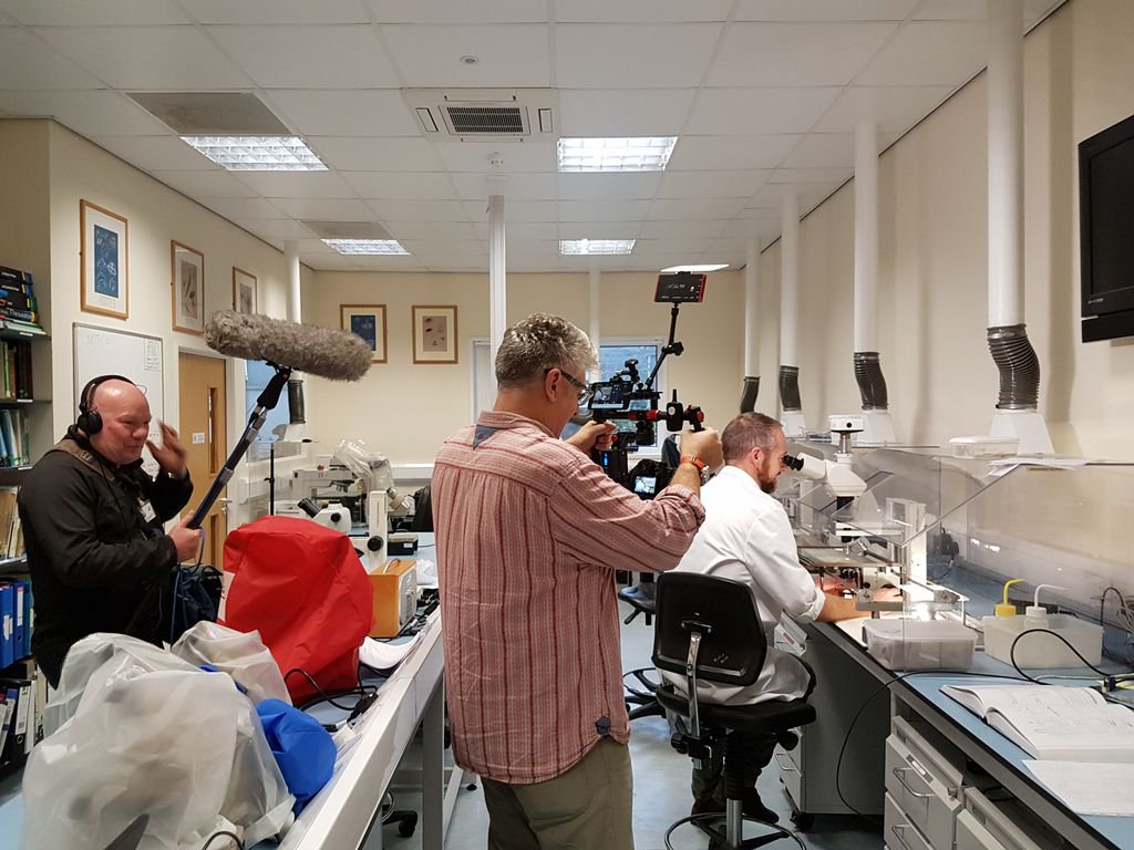 It was great to welcome a film crew from Canadian TV show, @DailyPlanetShow, to <a href="/SAHFOS/">Jose Sahfos Perez</a> - the programme's aired there today, 5 minutes on the CPR Survey. We hope to be able to share it with you soon, meanwhile here's action shots, Lance and Jules from Ops and David in the Lab!