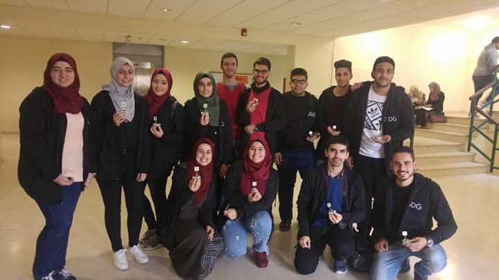 gdgnablus's tweet photo. فريق GDGNablus خلال توزيع الشوكولاتة  في كلية الهندسة -جامعة النجاح الوطنية بمناسبة المولد النبوي الشريف 💚🌸
#GDG https://t.co/LjPsVXrR0Y