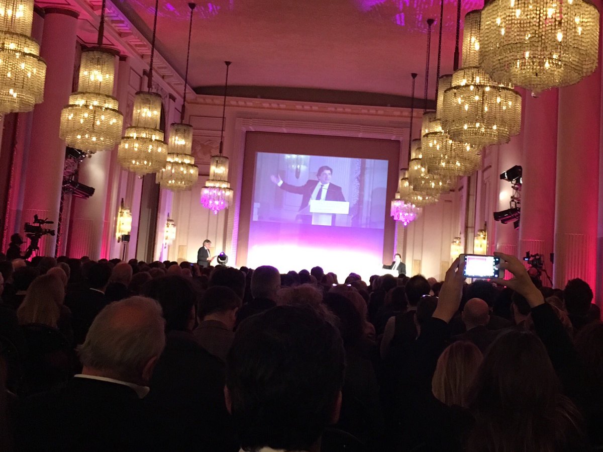 babaplaya's tweet photo. Superbe rassemblement de chefs d’entreprise organisé par @IME_Paris_Idf Bravo, Pour les interventions inspirantes👏#IME2017 https://t.co/8efGrggoTB