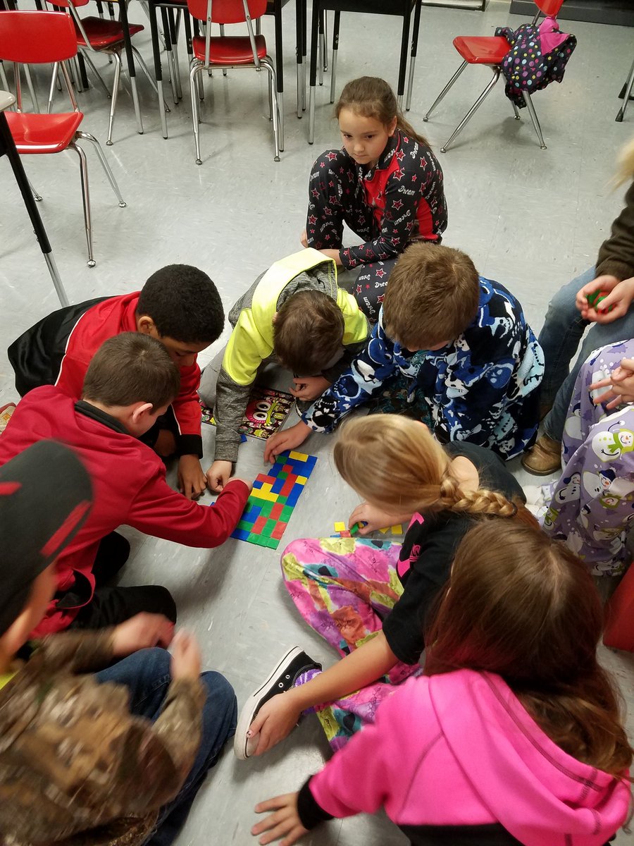 tlmeporter3's tweet photo. Team work in 3rd grade finding area @SpartaTrojans #liltrojans https://t.co/GuJA47dTy5