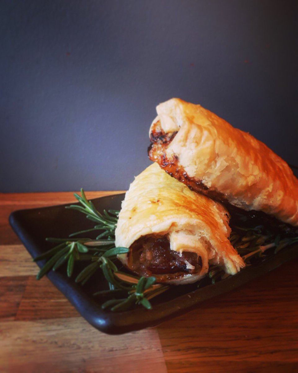 ‘Tis the season! Our usual sweets and Christmassy treats will be accompanied by these beauties... It’s “The Roast" by Figbar...turkey, stuffing, chipolata, smoked bacon and cranberry sauce all rolled in flaky puff pastry. Available throughout December. 🎅🏻🎄👍🏻