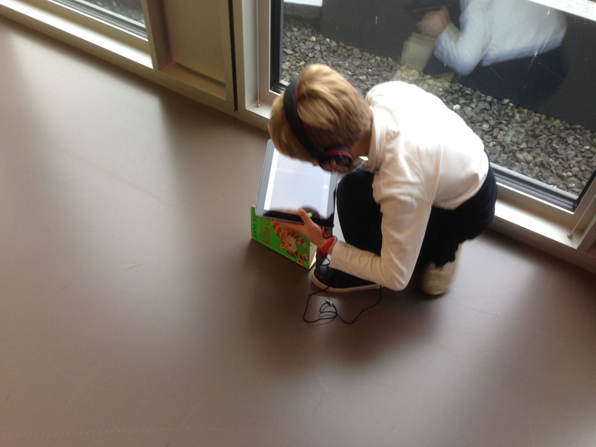 Start of a great learning experience ! SeeSaw app here we come!! Thank you Keri lee !@GWASwitzerland <a href="/gwaswissg3b/">gwaswissg3b</a> <a href="/klbeasley/">Keri-Lee Beasley</a>