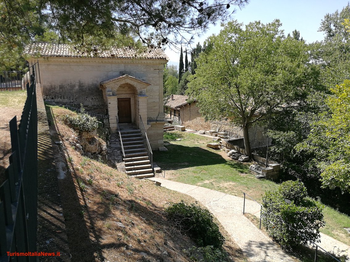 TurismoItaliaNw's tweet photo. #Umbria Le mostre di #Lightquake 2017 nella Rocca Albornoz di #Spoleto e nel Palazzo Ducale di #Gubbio @SistemaMuseo @UmbriaTourism https://t.co/k9MhNZOmEW https://t.co/eaF6IbIFsF