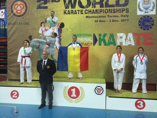 martialartscen1's tweet photo. Breaking news!!

The fantastic Isla Scott fought her way into the World Karate Kumite Final and after sustaining an injury but bravely fighting on lost 4-5 to her Romanian opponent winning a great Silver medal for England!!

Isla’s 2nd World medal of the week.

#goisla #silver https://t.co/e6mpWLQAOR