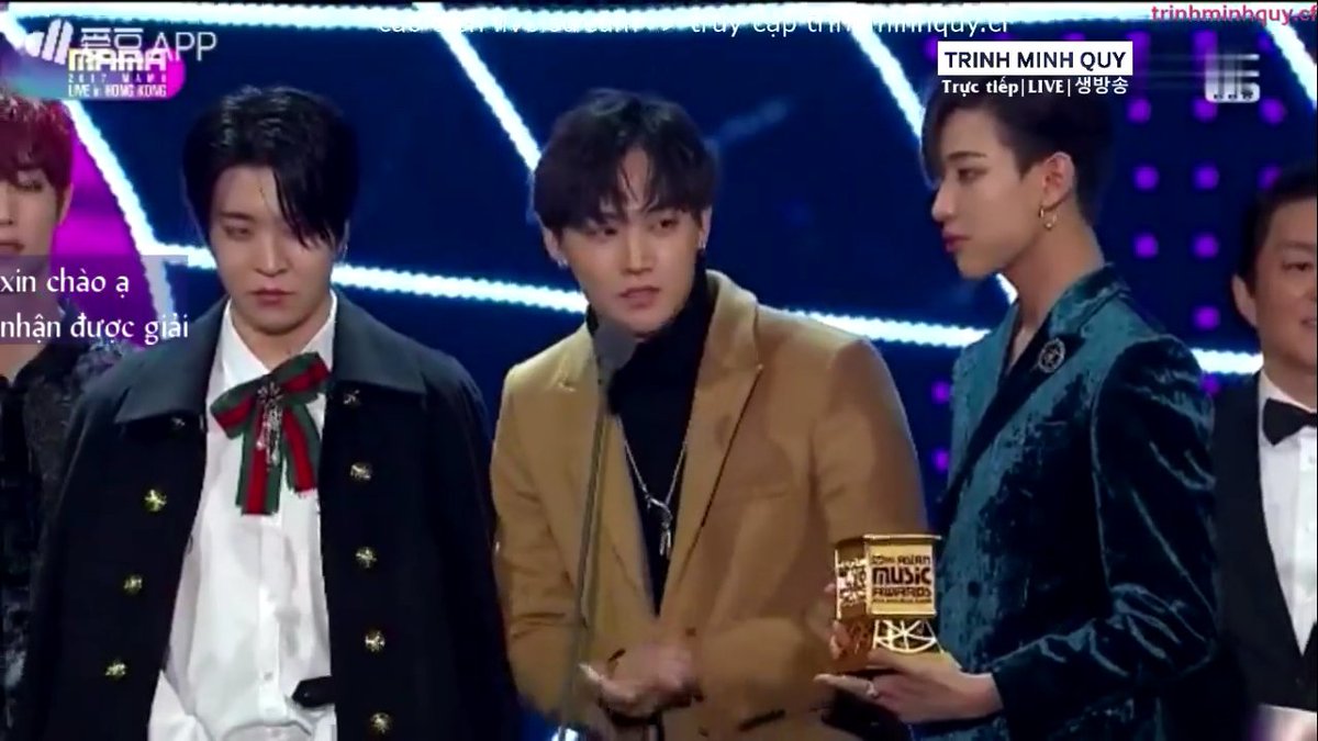 dogwithsuccess's tweet photo. Congratulations GOT7 won World Performer award
#MAMARedCarpet #2017MAMA https://t.co/vay8xOYEoh