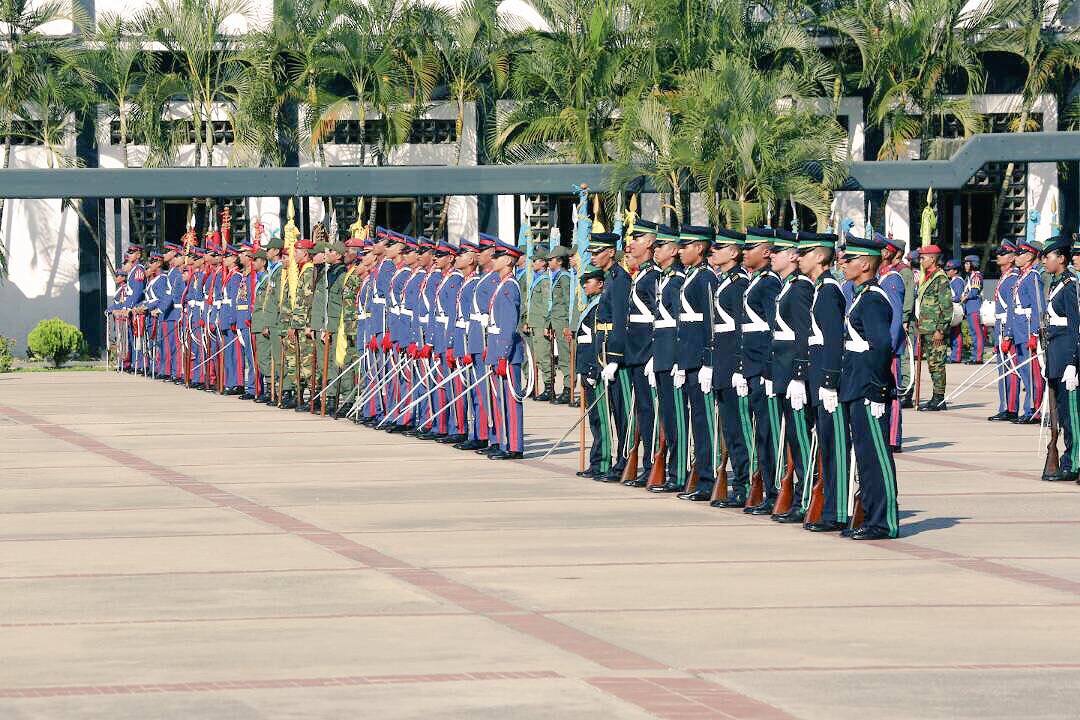 RMarcoTorres's tweet photo. Nos acompañan en este acto de Ascenso de oficiales el Alm. Giuseppe Alessandrello, Cmdte. de la @REDI_Central; el G/D Domingo Hernández Larez, Cmdte de la @ZODI_Aragua y el G/B Ricardo Nicodemo Ramos, director de la @AtmbFanb #CarnetDeLaPatriaProtector https://t.co/6wmmwKTlKA