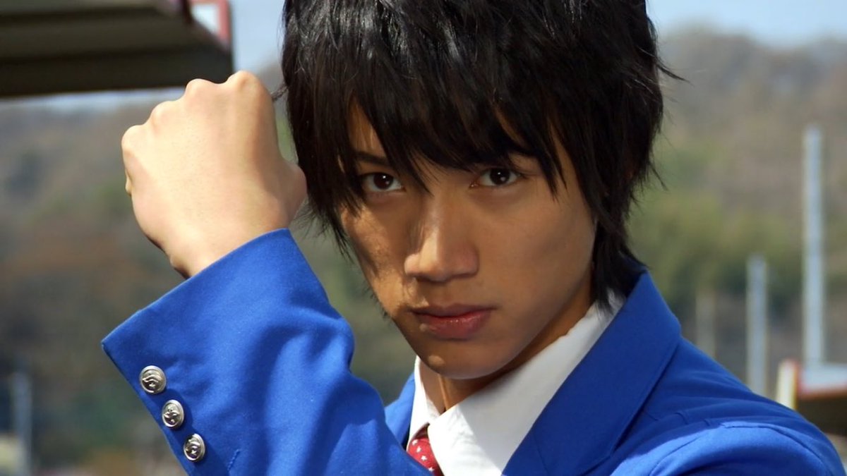 戦極ユイ 今ではテレビでよく見る福士蒼汰 彼のデビュー作である仮面ライダーフォーゼでは常にリーゼントだったから髪を下ろした時の福士くんはマジで 誰このイケメン ってなってたからね 初期からop映像ではちょいと見れる それぐらい当時の福士