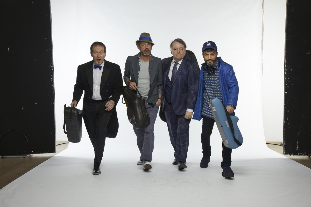 [Making of shooting] Quand 4⃣ désaxés participent à un shooting photo ! 📷
#saxophonist #saxophonists #sax #saxo #saxophone #instrument #instruments #instrumentiste #instrumentistes #lesdesaxes