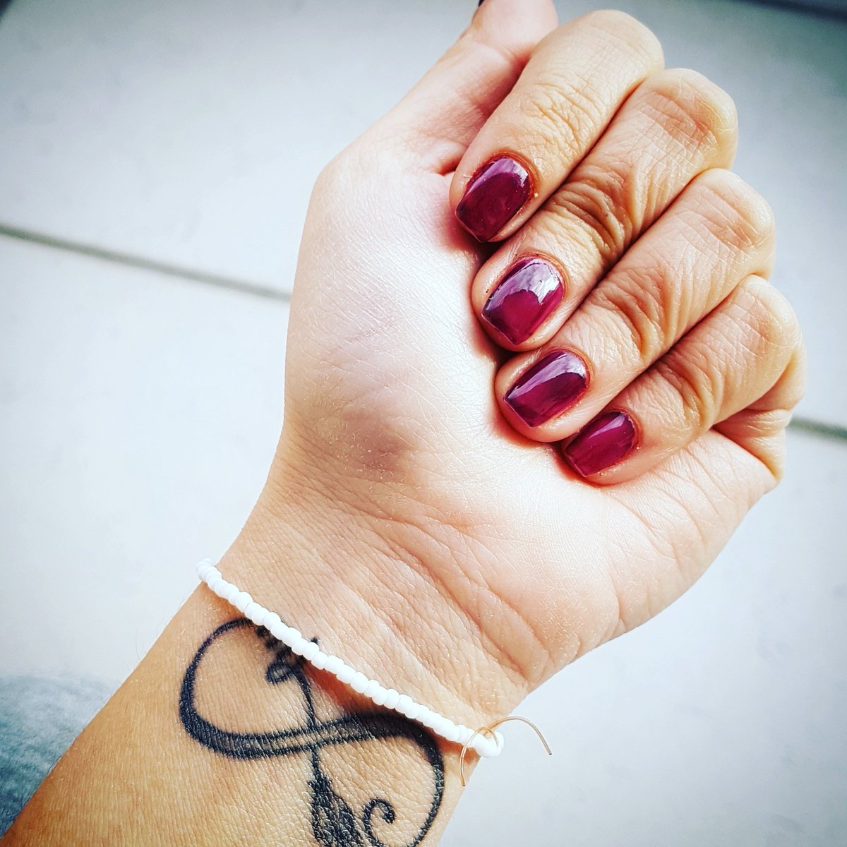 Ailleuurs's tweet photo. Machine a UV.
#Peggy #Sage #ILak #PeggySage #AubergineChic #MySelf
Les nuances de cette couleur sont magiques ! 💅 https://t.co/jz8oKHeG1a
