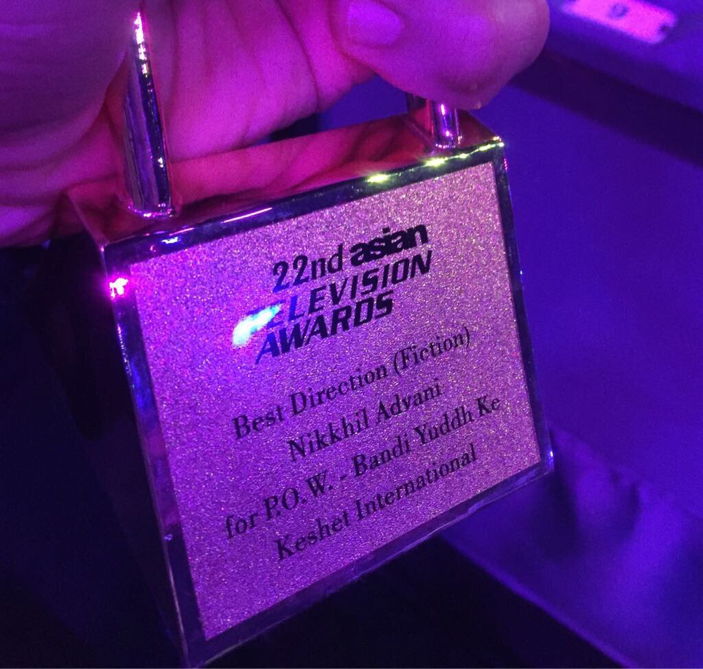 nikkhiladvani's tweet photo. Best Director for #POWonStarPlus at the #AsianTelevisionAwards I don’t know where to begin the thanks to a team that just believed. @EmmayEntertain @StarPlus 🙏🙏🙏 https://t.co/y9emBWvuQ6
