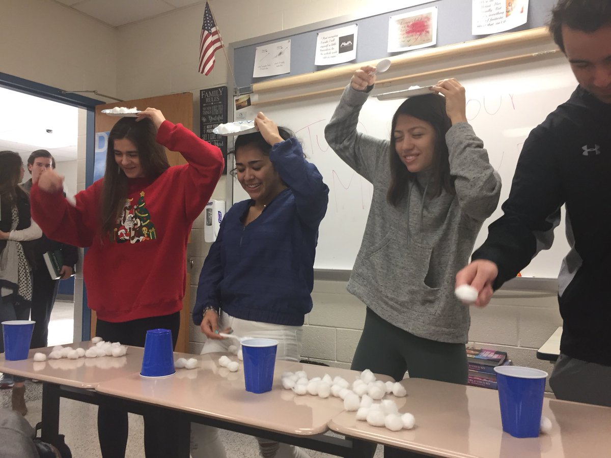 mthsbhs's tweet photo. December Meeting with our awesome members... see you next month MTH! Happy holidays!! #MTHpride https://t.co/2ZNvRy5MWa