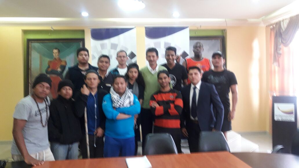 elenaisidrahol6's tweet photo. #NosotrosXLaJuventud fue recibida por el Gobernador de Bolivar, agradecemos por la hospitalidad de quienes marchamos por la Juventud y al @MinInteriorEc x el apoyo en cada punto de llegada. @Lenin @Vice_Ec @Presidencia_Ec @marialevicuna @el_telegrafo @ecuavisa @tuiterosap https://t.co/P5WUiWNtBf