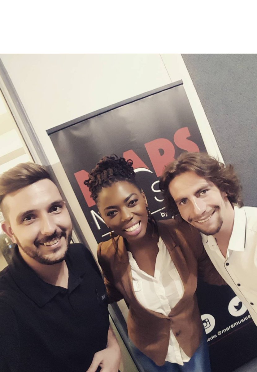 Meeting the gorgeous <a href="/Miss_LIRA/">First African Barbie Role Model🌺</a> in studio @springsmall2017 <a href="/BarryMareLive/">Barry Maré</a> @eastrandstereo
