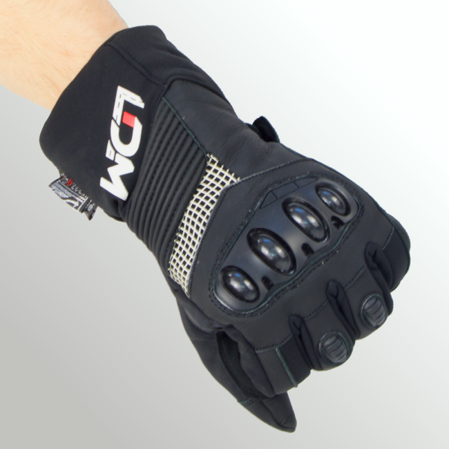 LDMotorcycles's tweet image. The new LDM ExoTec gloves have landed just in time for the cold weather ❄️
Only £34.99 for their first week on sale
See more here buff.ly/2ismtcb