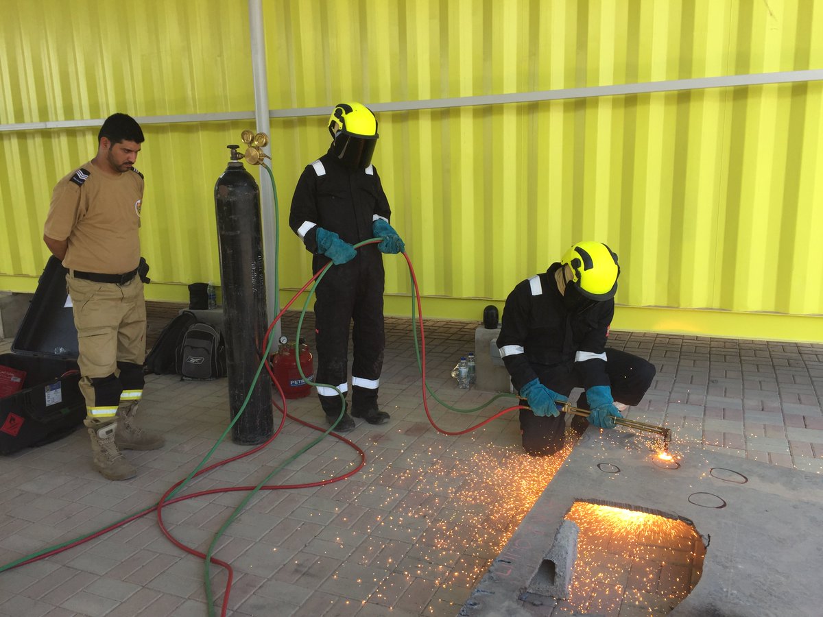 SpillConsultLtd's tweet photo. A few pics from our trainer Pete, who is out in Oman preparing the site for the UN Practical SAR Exercise site for next week... #responseprofessionals #incidentmanagement #exercise #searchandrescue https://t.co/FOcnnkUixd