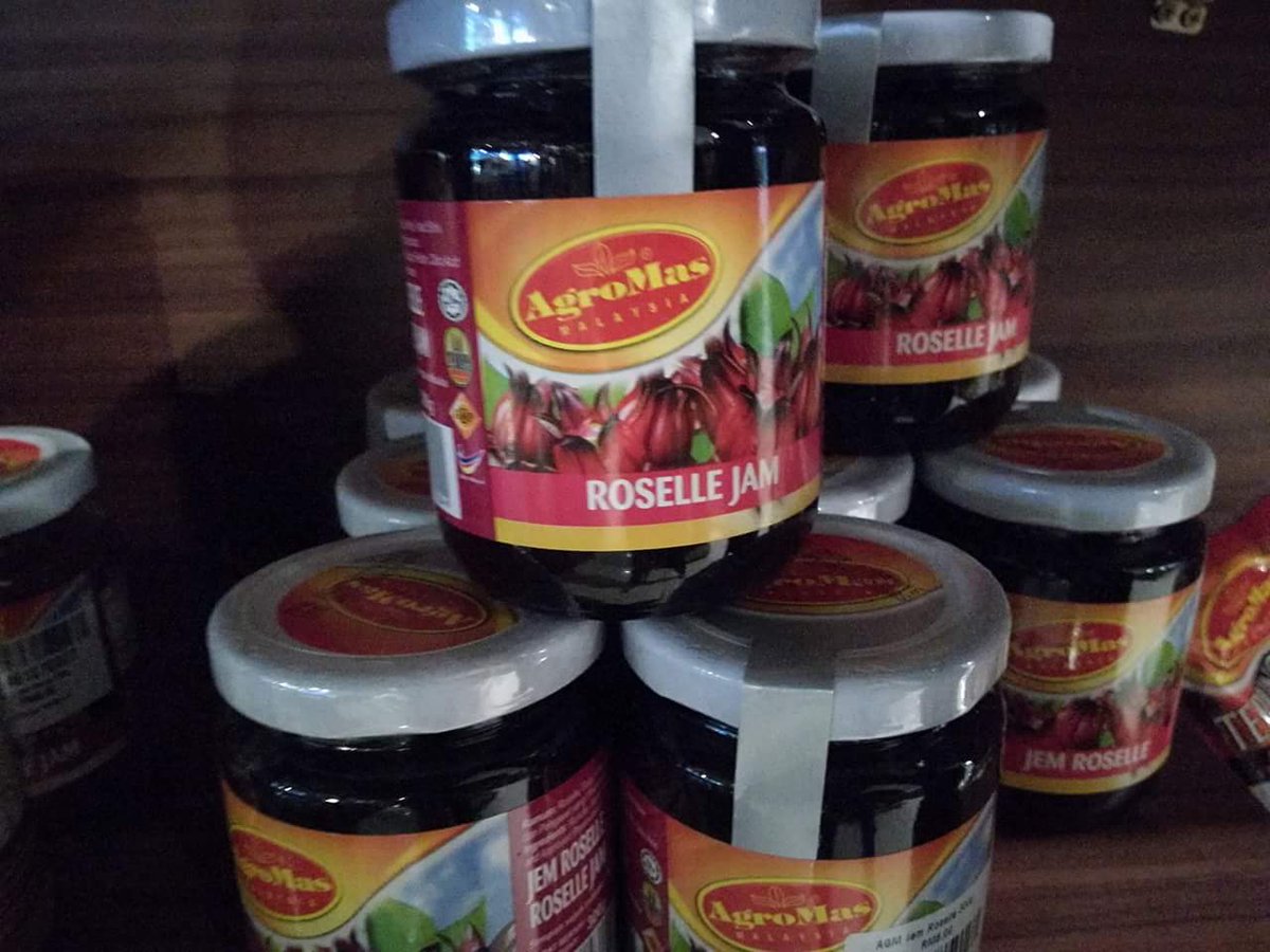 MyAgrobazaar's tweet photo. Fresh fruit jam! Anyone?? You can taste Roselle jam and Pineapple Jam with bread, biscuit and etc. Exclusive  packaging from #Agrobazaar #abklia2 at Klia2, beside domestic gate. https://t.co/8AJ3GpdIME