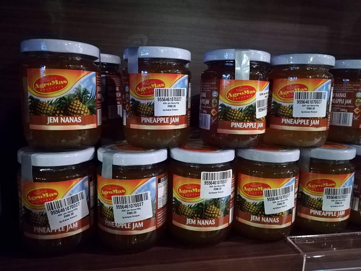 MyAgrobazaar's tweet photo. Fresh fruit jam! Anyone?? You can taste Roselle jam and Pineapple Jam with bread, biscuit and etc. Exclusive  packaging from #Agrobazaar #abklia2 at Klia2, beside domestic gate. https://t.co/8AJ3GpdIME