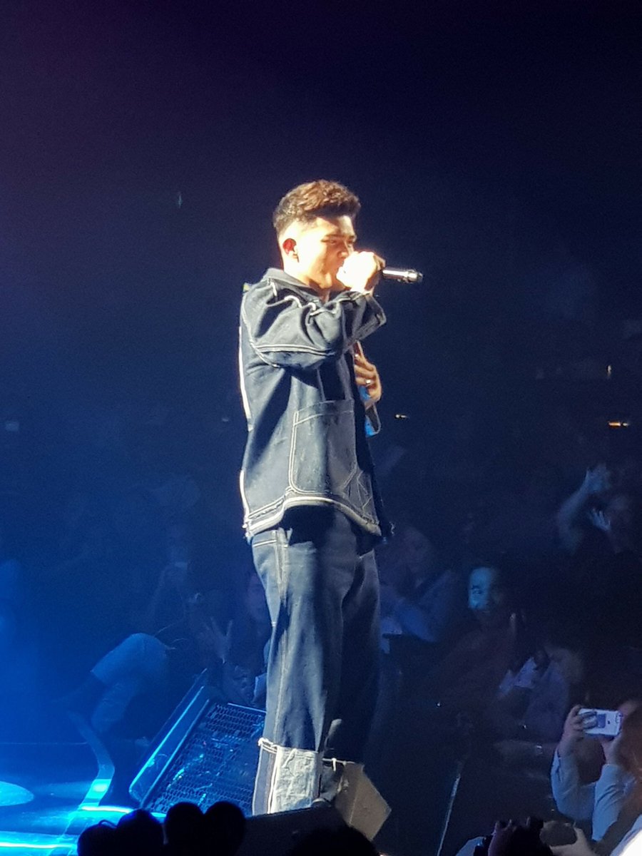 arceno_hanz's tweet photo. Solveee na po ako @BarrettoJulia 😍 #JulNigo @ImPascualInigo #DahilSaYoThanksGivingConcert https://t.co/Ke9xVbDRBi
