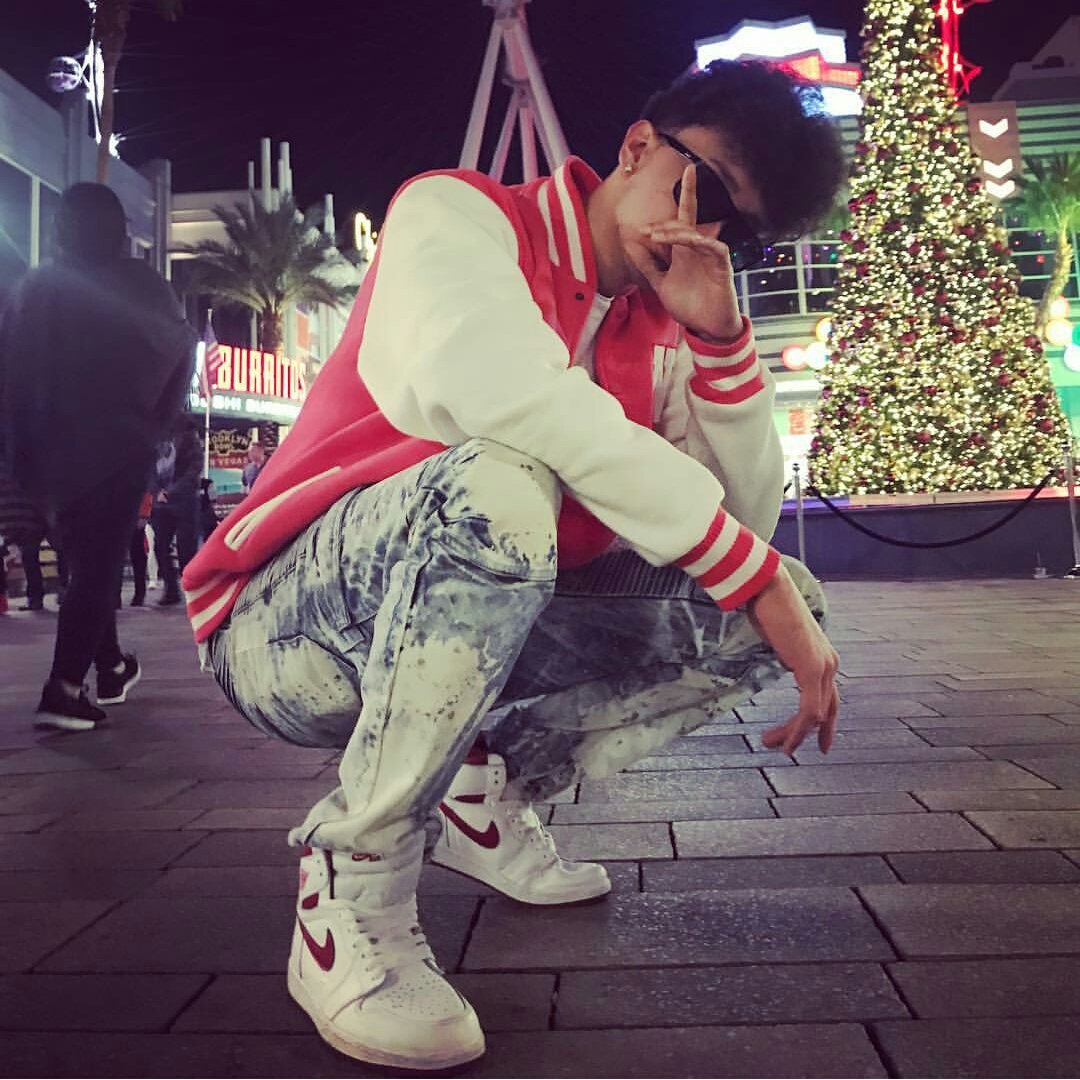 TeamBroccoliFan's tweet photo. #NewProfilePic #MerryChristmas https://t.co/ne5Rvvxc7n