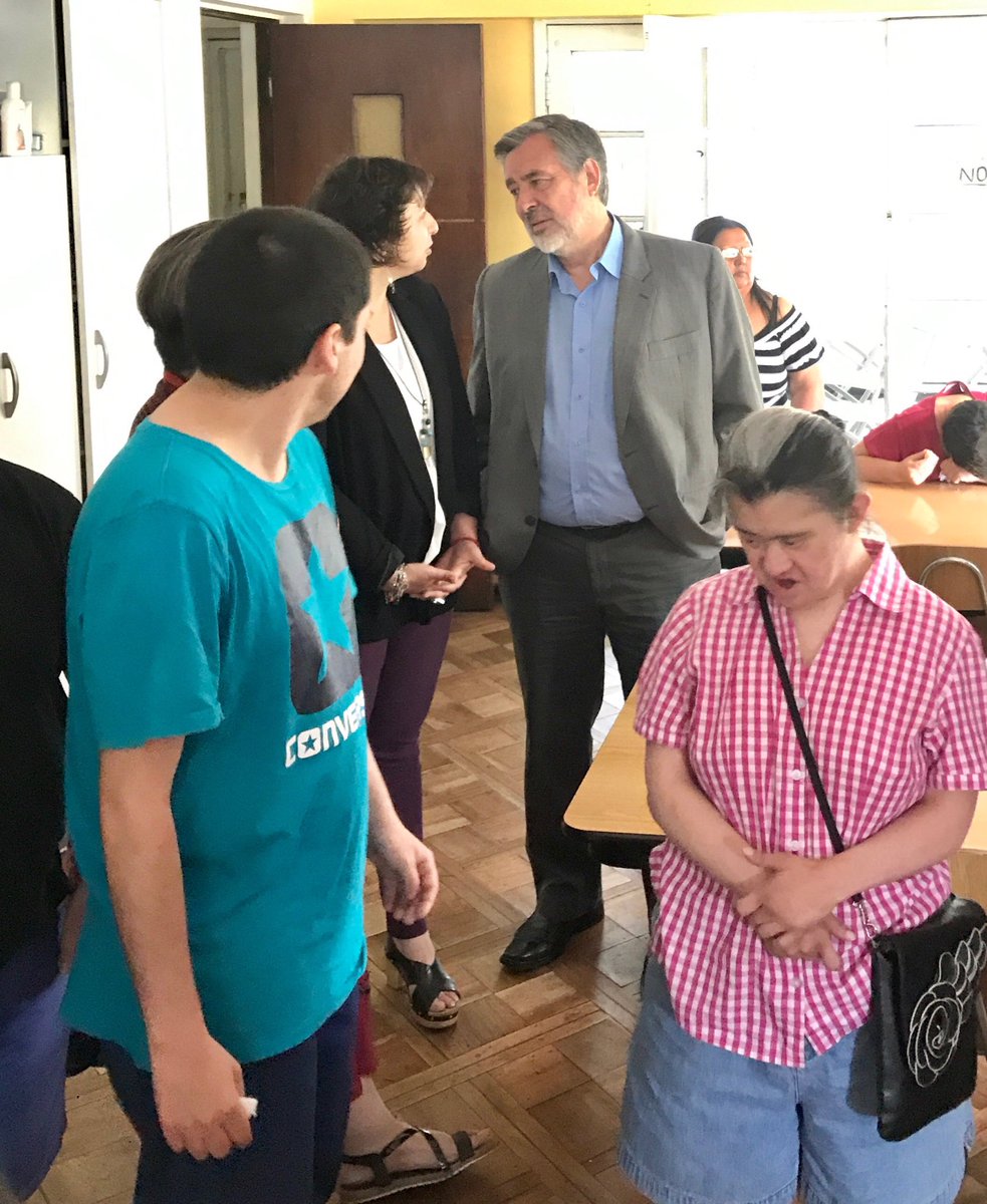renenaranjo's tweet photo. Ahora: el candidato presidencial Alejandro Guillier visita la Fundación @CrescendoChile y conoce nuestro trabajo de inclusión para adultos con discapacidad intelectual 
@guillier @senadis_gob #ñuñoa #Chile https://t.co/yFtsOwlDrx