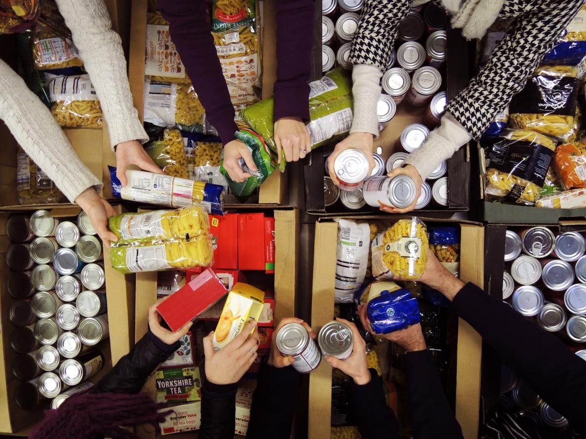 ThePotCompany's tweet photo. 💚 In the lead up to #Christmas we’ll be raising funds and supplies for @trusselltrust 😊 To join us you can donate here https://t.co/2m8lsRK66e Thank you, PotCo Team 💚 https://t.co/wQLTsvPIIZ
