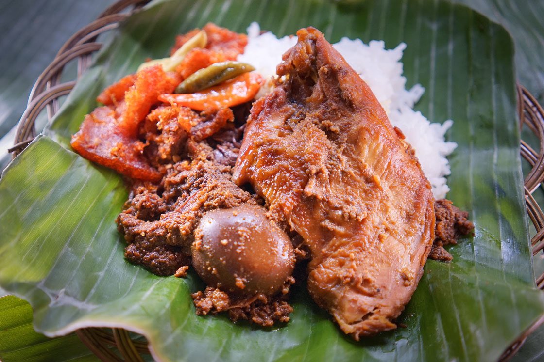andiosa1's tweet photo. Lagi makan gudeg #gudegjogja https://t.co/KleOlsVIJm