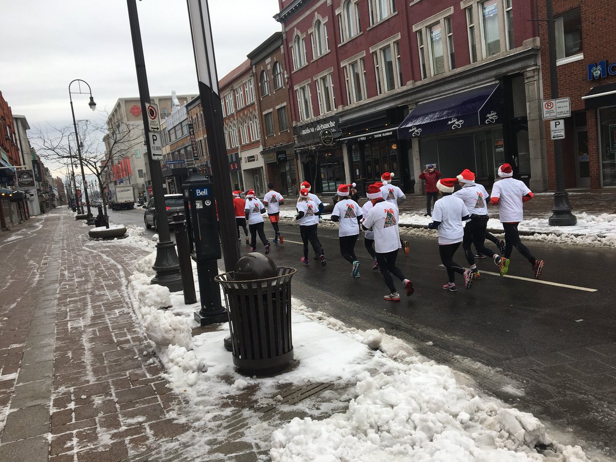 CatherineBoucat's tweet photo. Le Marathon du Noël du Pauvre commence #rcma #mauricie #ndp59 https://t.co/0R2Um7mhjc