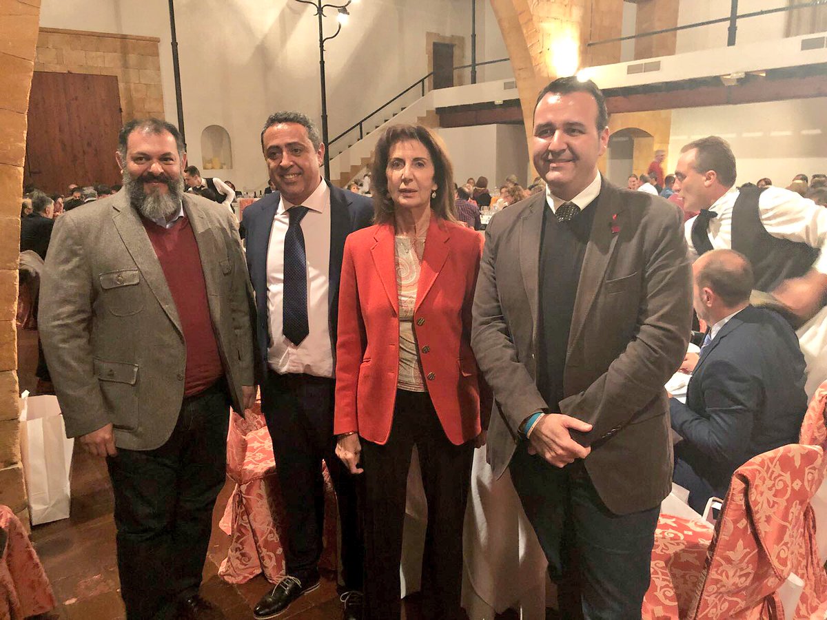 CAEB's tweet photo. La presidenta de #CAEB, Carmen Planas, acompaña a la Asociación de Estaciones de Servicios #AESBA y a su presidente, Jesús Salas, en la festividad de Santa Bárbara junto a representantes del @goib, asociados y proveedores https://t.co/IBe3pcKwNi