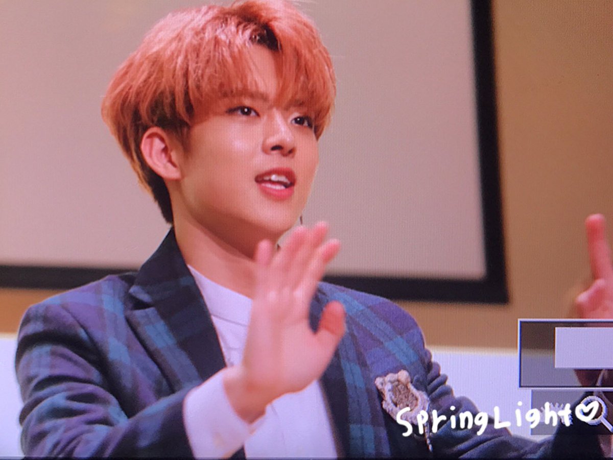 171201 명동 팬싸 #빅톤 #VICTON #수빈 #정수빈 #나를_기억해 #오늘도귀엽고사랑스러운수빈이프리뷰 <a href="/VICTON1109/">VICTON(빅톤)</a> 수빈이 오늘도 수고해쪙 >______< 조심히 들어가~~