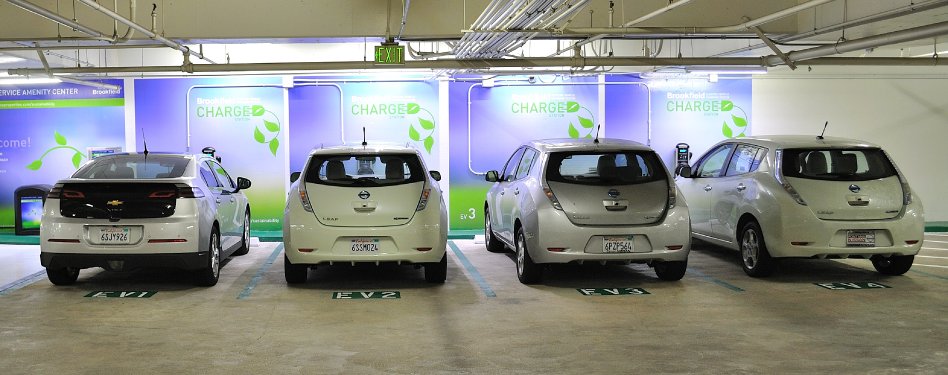 Who ever thought that #parking garages and surface lots would be the fueling stations of the future? #EV #transit ow.ly/IHyl30gV3eC