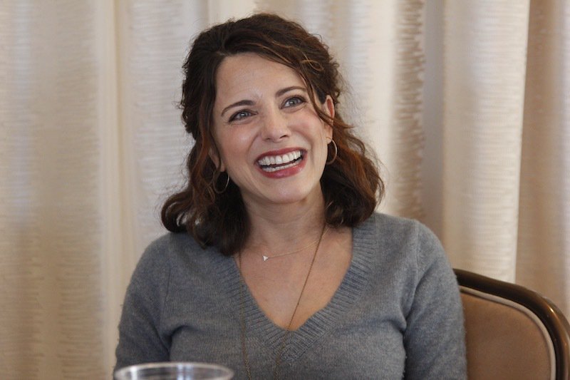 DiscoverSelf's tweet photo. Listen How Alanna Ubach, the voice behind Mama Imelda in @DisneyPixar #COCO, Sings One of her childhood songs. #PixarCocoEvent #PixarCoco #DisneyInterviews @AlannaUbach https://t.co/pOnipDzv6J https://t.co/veFVkZdKDX