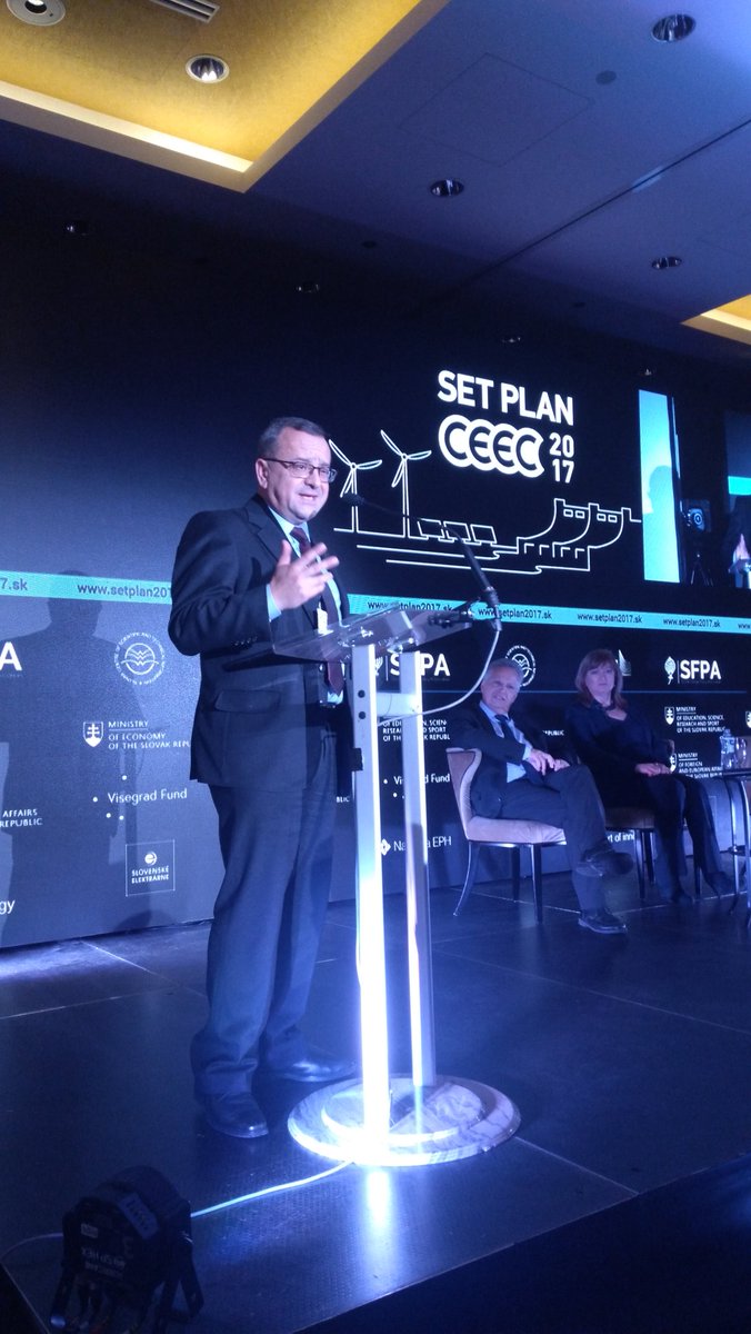 SFPA_SK's tweet photo. The very sucessful conference #SETplan17 #CEEC17 closed by state secretary Oľga Nachtmannová, director general Dominique Ristori, and RC SFPA Director Alexander Duleba. Huge THANK YOU to our co-organizers: European Commission and CVTI SR. See you on #CEEC18! https://t.co/8eqAuQFDyy