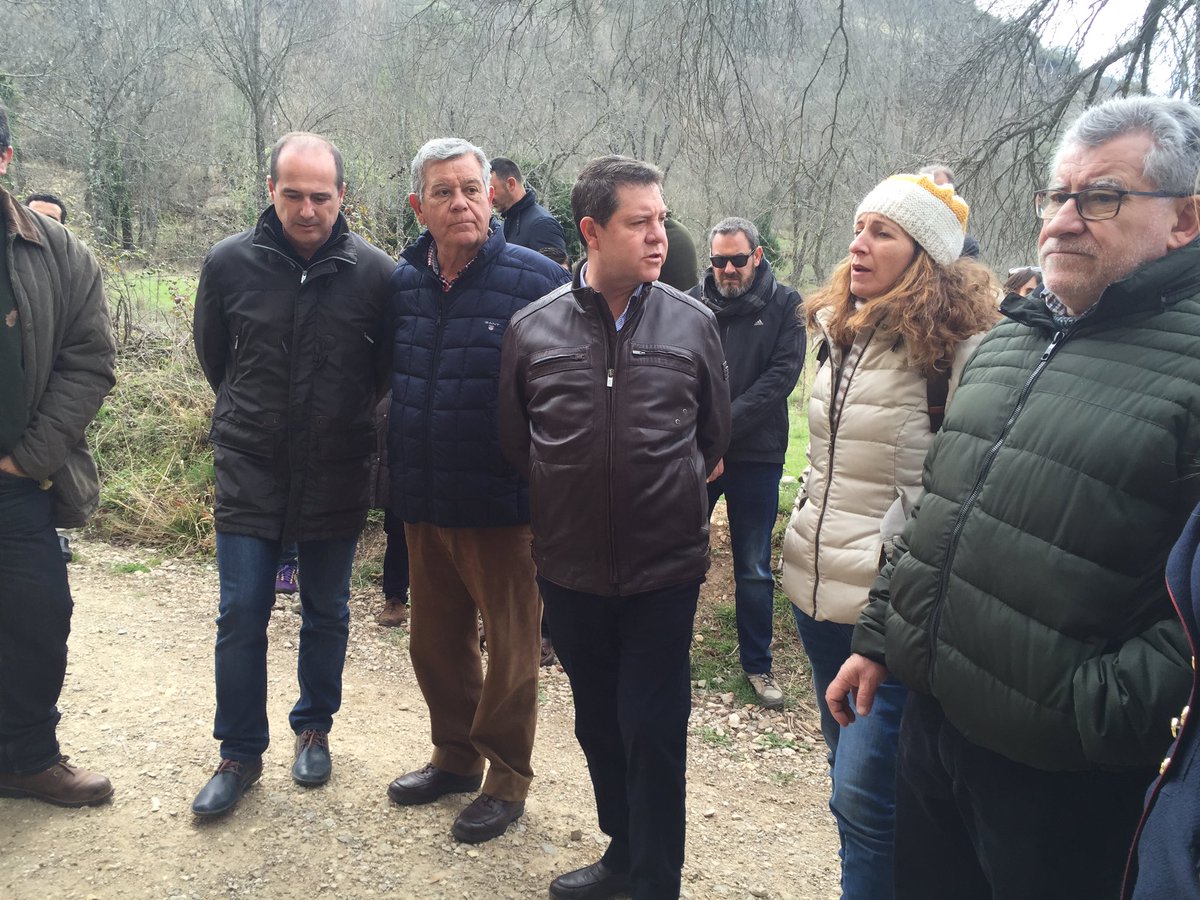 JL_escudero's tweet photo. 👏👏👏 Empiezan los trabajos en nuestro querido #Bonaval Gracias a los vecinos y colectivos que han luchado por ello y a .@garciapage .@FelpetoCLM y Alberto por el esfuerzo y voluntad política. #PageCumple con #Guadalajara 🔨⛏👷👷‍♀️ https://t.co/qHUtJrrEgY