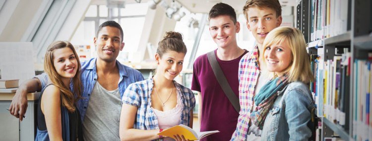 Student clubs are an important part. красивые парни студенты. Student clubs are an important part. Student clubs are an important part. американские студенты в парке.