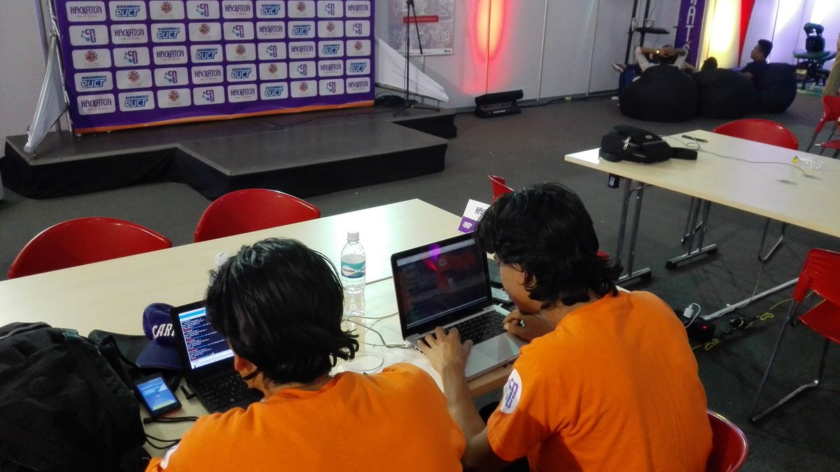 JblancoB's tweet photo. #1Dic #BienvenidoDiciembre Continua el @HackatonPatria desde la @Fictec_VE #HackatonEnLaFICTEC seguimos apostando al futuro y al nuevo modelo económico, apoyando los 15 motores que indicó el Presidente @NicolasMaduro https://t.co/5Yt3f5pirY