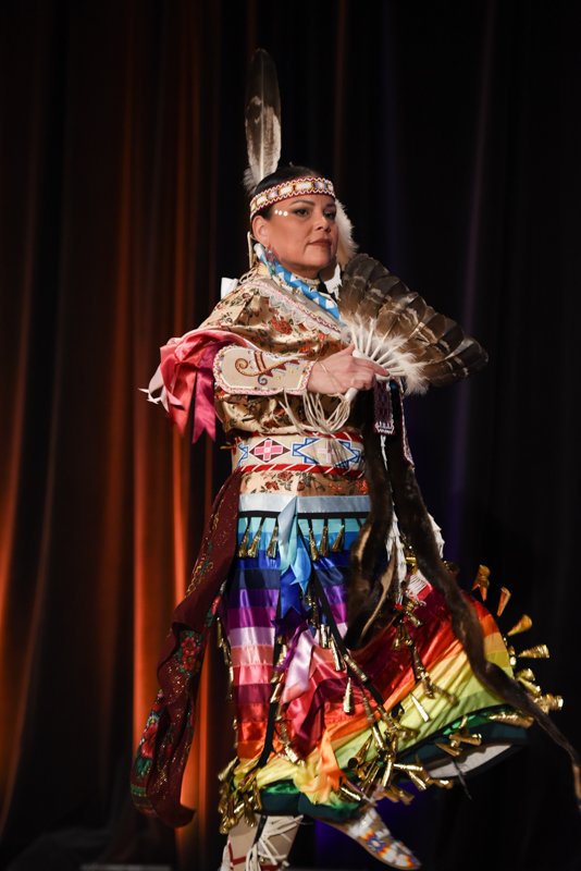 jackielconnell's tweet photo. Honoured to be in a space with close to 1000 educators, celebrating, learning and discussing Indigenous Education, Culture and Pedagogy. The energy here is palpable.❤ #indspire #NationalGathering #winnipegSD https://t.co/gNWiPY5A1T